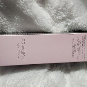 Mary Kay TimeWise moisturizer renewing mask